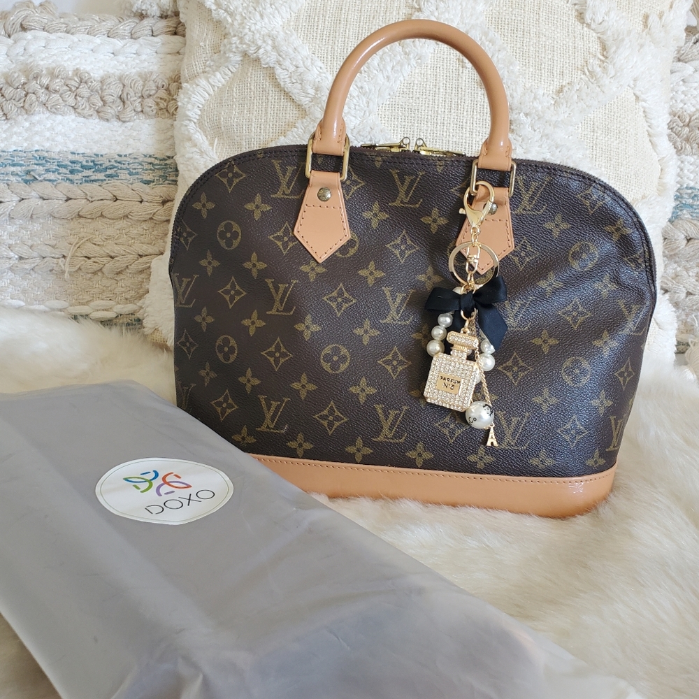❤️👜Authentic Louis Vuitton Alma PM👜❤️ - Picture 3 of 15